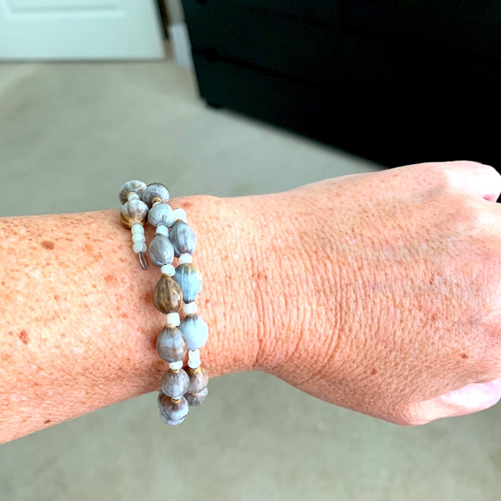 Beautiful South African beaded bracelet | also works as a choker | gray & white